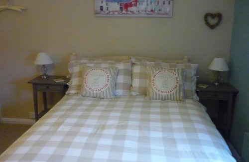 Wolverhampton Bed & Breakfast | White Cottage Bed and Breakfast