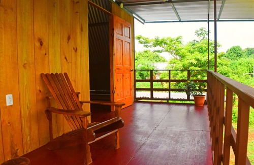 Los Planes Ski Chalet | White Face Monkey House - Nature lovers