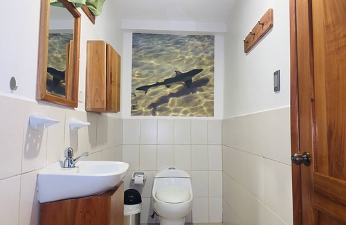Bahia de la Academia Hotel | White House Galapagos