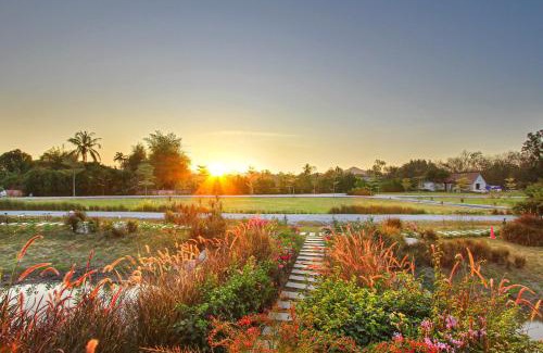 Khanong Phra House | White Knot Khao Yai