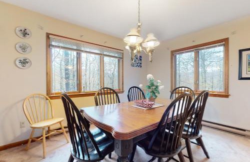 North Conway Apartment | White Mountain Hideaway