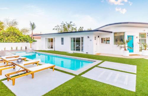 Racquet Club West Villa | White Pearl - Pool - Spa - Mountain Views