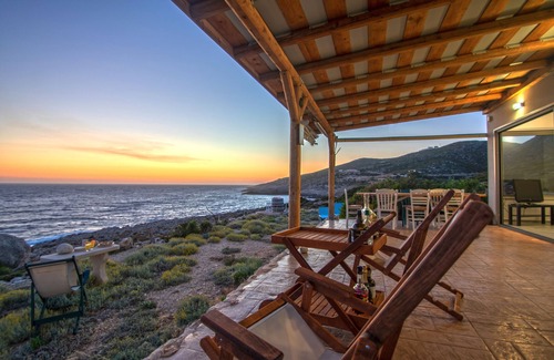 Agia Marina House | White Rock Cave Villa