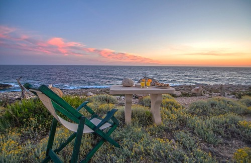 Agia Marina House | White Rock Cave Villa