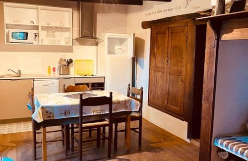 Fargues Cottage | white stone cottage very well restored, surrounded by nature, with swimming pool