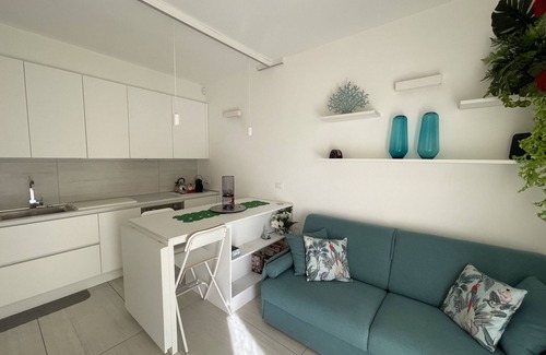 Lido di Jesolo Apartment | White suite by the sea