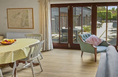 Alton Cottage | Whitedown - a cottage that sleeps 2 guests in 1 bedroom