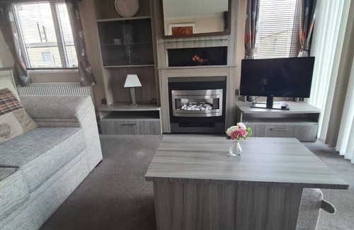 Towyn Cottage | WHITEHOUSE LEISURE PARK - HOLIDAY ACCOMMODATION 19057 in Towyn