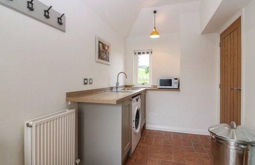 Forfar House | WHITEHOUSE WOODWRAE, pet friendly, with hot tub in Forfar