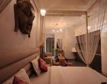 Noida Apartment | Whiteluxe - 42nd floor river front apartment