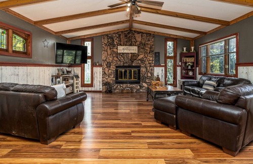 Elizabeth House | Whitetail Country Trails