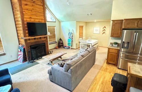 Vian House | Whitley and Cooper’s Sweet Retreat, Tenkiller Lake