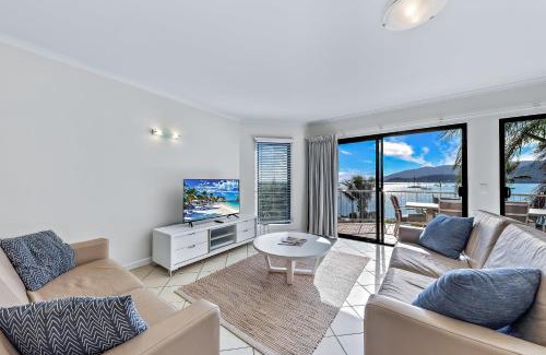 Airlie Beach Apartment | Whitsunday Beachfront Apartment on Broadwater