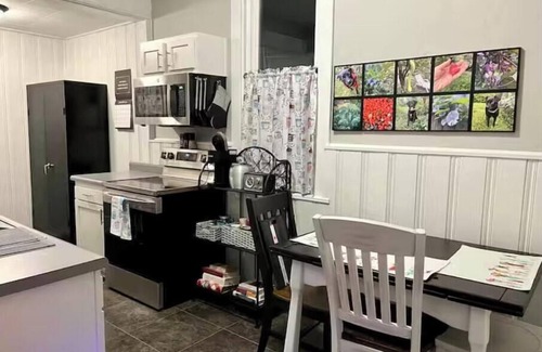Springfield House | Whitt’s End - a spacious private lodging in a historic Springfield neighborhood
