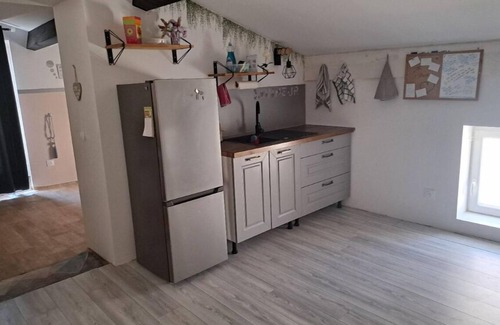 Pinet Apartment | Whole house: accommodation - Pinet, France