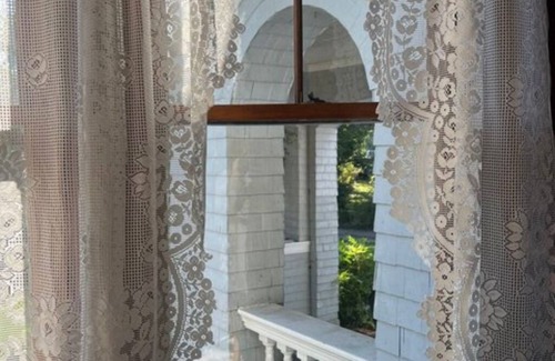 Woodsfield Apartment | Whole House w/Cottage