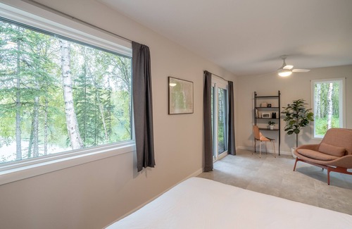 Wasilla Resort | Why rent a house? Have a whole resort!