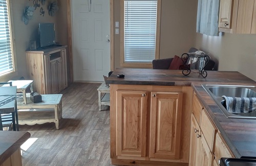 Coleman Cabin | Wi-Fi on site Quiet Country Setting. 2 bedroom,