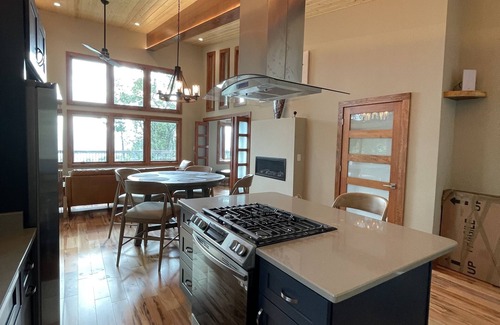 Apple Ridge Cabin | Wild Thing - Blowing Rock, Hot Tub, Big Views, NEW