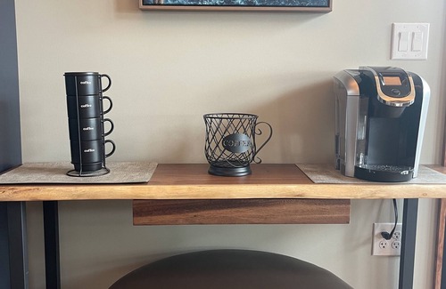 Apple Ridge Cabin | Wild Thing - Blowing Rock, Hot Tub, Big Views, NEW