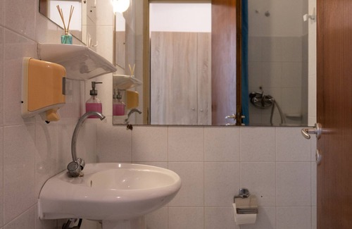 Ipsos Hotel | Wilde Rose Hotel