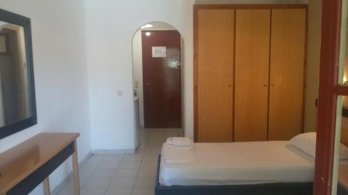 Ipsos Hotel | Wilde Rose Hotel