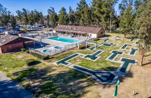 Menifee RV Rental | Wilderness Lakes RV Resort