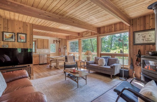 Cloverdale House | Wildlife, Views, Secluded Rustic Beauty in this Roomy Cabin Near Pacific City!