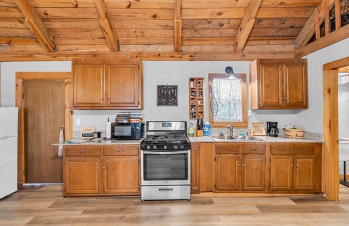 Oxford Cabin | Wildwood Charming Cabin Near Oxford and Sardis Lake!