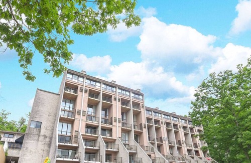 Thayerville Condo | Will O' The Wisp 102B: One Bedroom Lakefront Condo with Fireplace & Free WIFI!