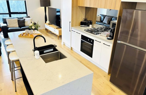 Williamstown North House | Williamstown Townhouse: Sanctuary on the Wetlands