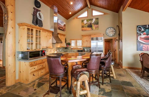 Granite House | WILLOW's SKI RETREAT