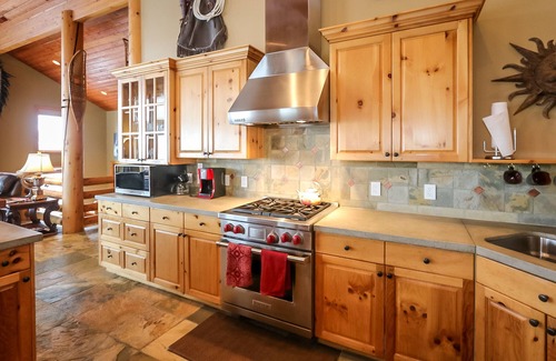 Granite House | WILLOW's SKI RETREAT