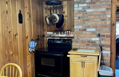 Seeley Lake Cabin | Willow @ Seven Timbers-Log cabin with lake access in beautiful forested setting