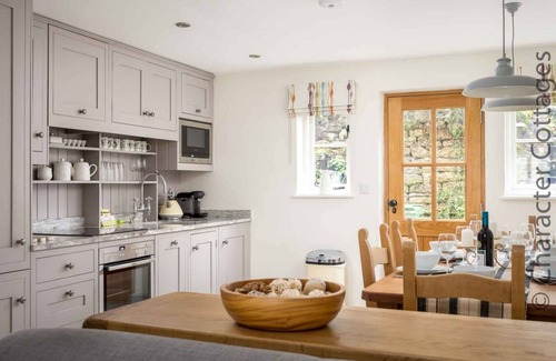 Snowshill Village Cottage | Willow Vale