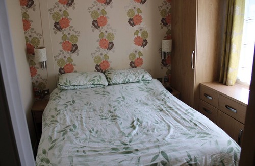 Newton Cabin | Willows 24 3 Bedroom Lodge at Trecco Bay Holiday Park