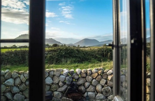 Annalong Cabin | Willowtree Glamping Mournes Luxury secluded