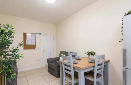 Derby House | Wilson Street Rm. 21- Cheerful and Bright Double En-suites in Derby