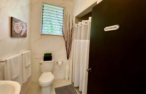 Kingston Villa | Wind Down Villa 4bdr 3bth w/ Private Pool & River