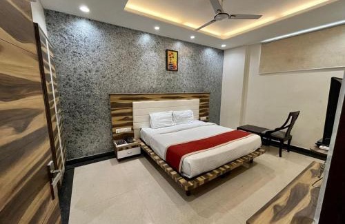 Amer Fort Road Hotel | Wind Palace Hotel