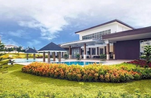 Silang Junction North Apartment | Wind Residence T4-R Near Tourist Spots/ Sky Lounge