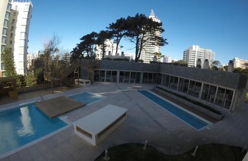 Aidy Grill Apartment | Wind Tower