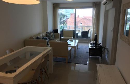 Aidy Grill Apartment | Wind Tower