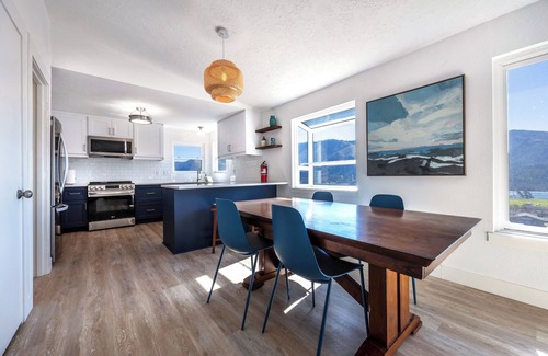 Lyle House | Wind View - River View, Lyle, WA - Kiteboarders Paradise