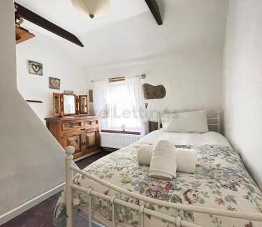 Chysauster House | Windman Cottage - your tranquil home from home with beautiful garden