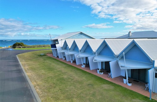 Lancelin House | Windsurfer Beach Chalet - 3