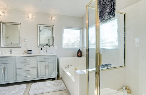 Windsor House | Wine Country Getaway with Hot Tub