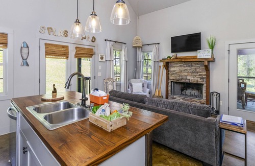 Tallassee Villa | Wine Down at Kowaliga Bay