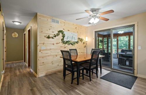 Fennville House | Wine Down Cottage - Summer and Winter Adventures!