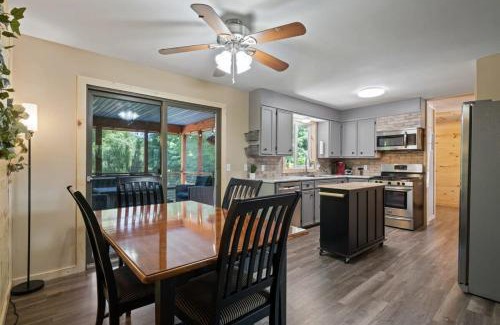 Fennville House | Wine Down Cottage - Summer and Winter Adventures!